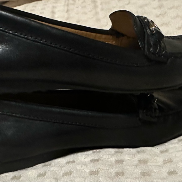 Beautiful Coach black leather driving moccasins, size 8.  In great condition! - Picture 7 of 7